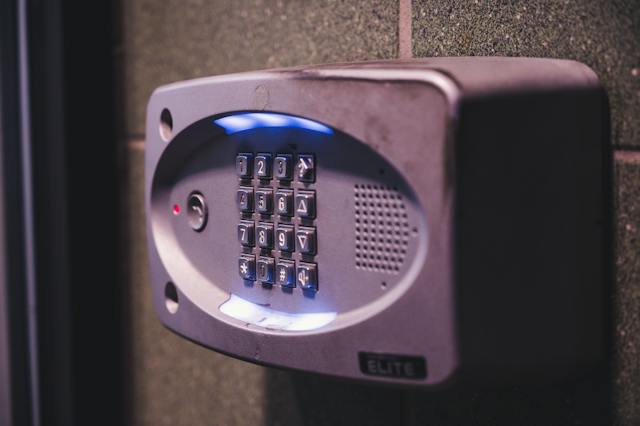 alarm zabezpečení